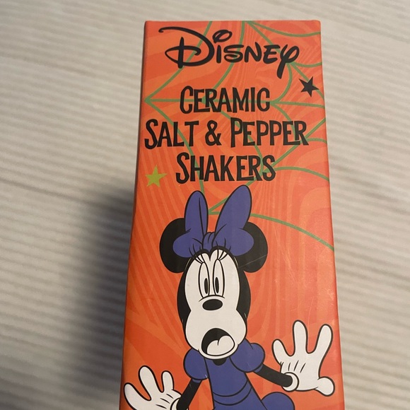 Disney - Picture 4 of 9